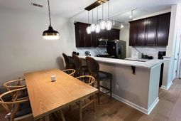1108 Grove Park photo 4