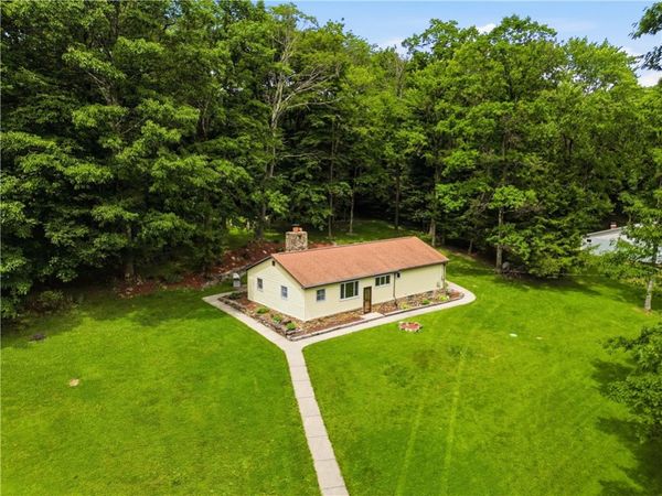 251 Evergreen Ln, Acme, PA 15610