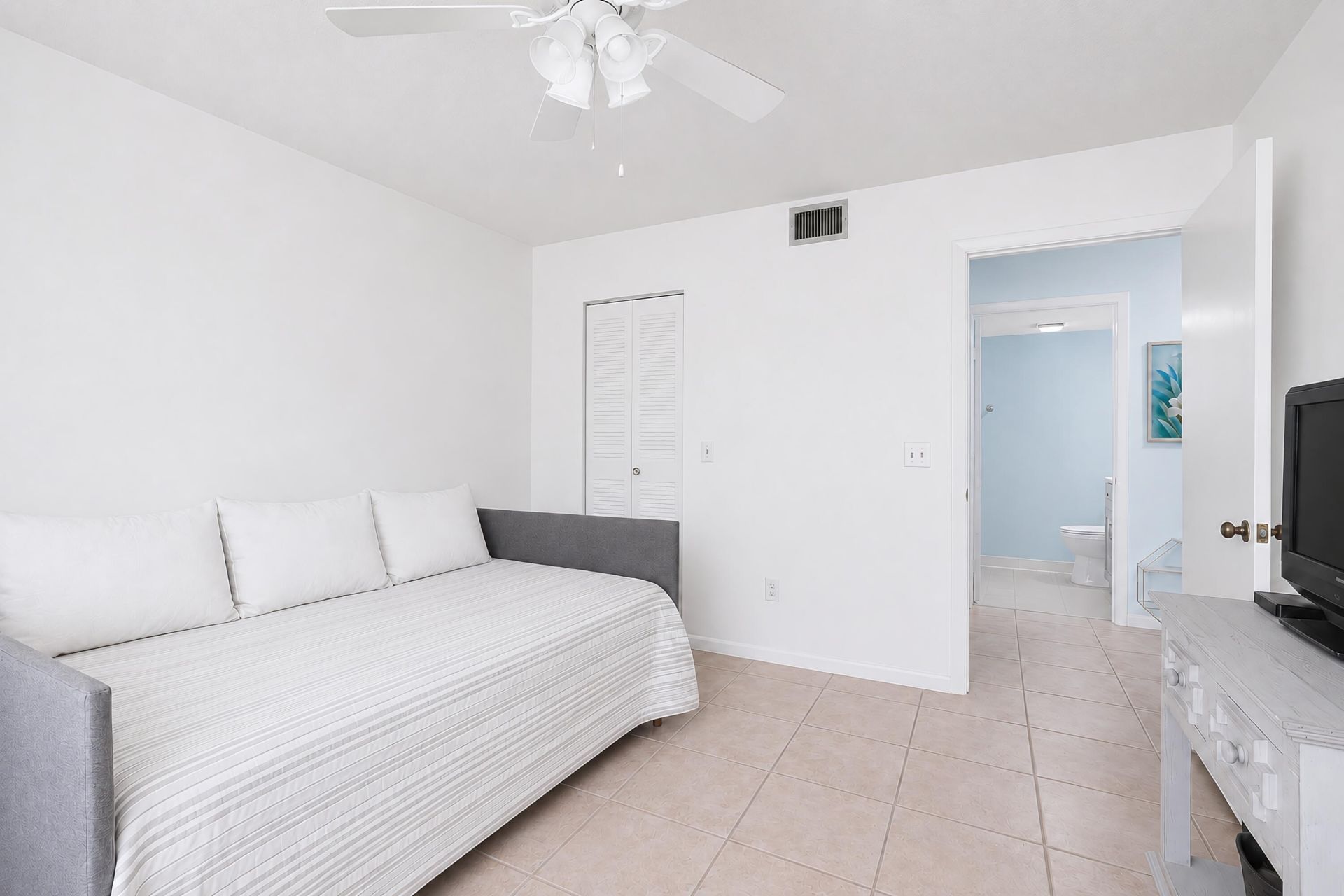 7892 Willow Springs Drive, Unit #1517, Greenacres, FL 33467 Photo