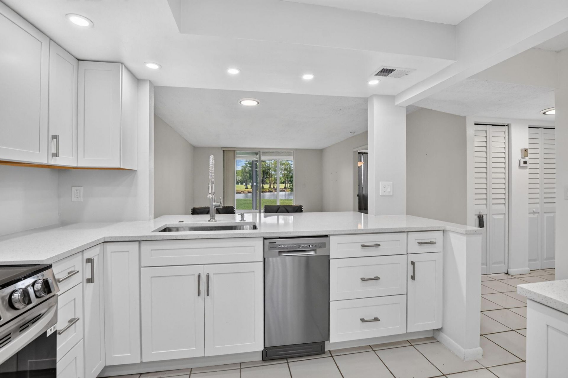 1700 NW 80th Avenue, Unit 104, Margate, FL 33063 Photo
