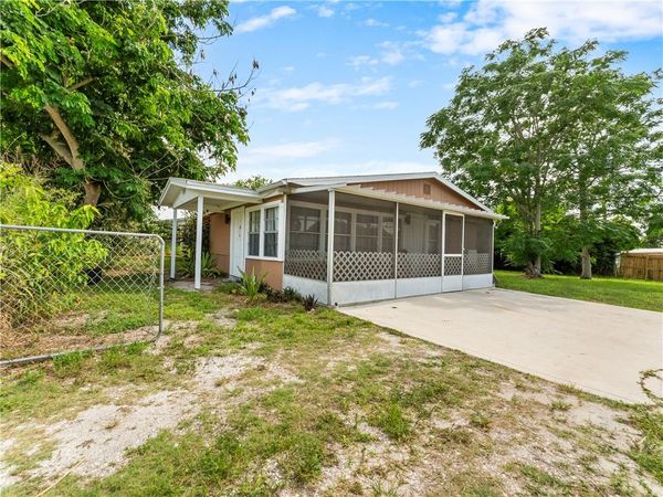 2429 2nd Avenue SE, Vero Beach, FL 32962