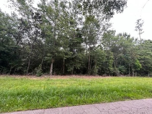 HELEN Street , Lacombe, LA 70445