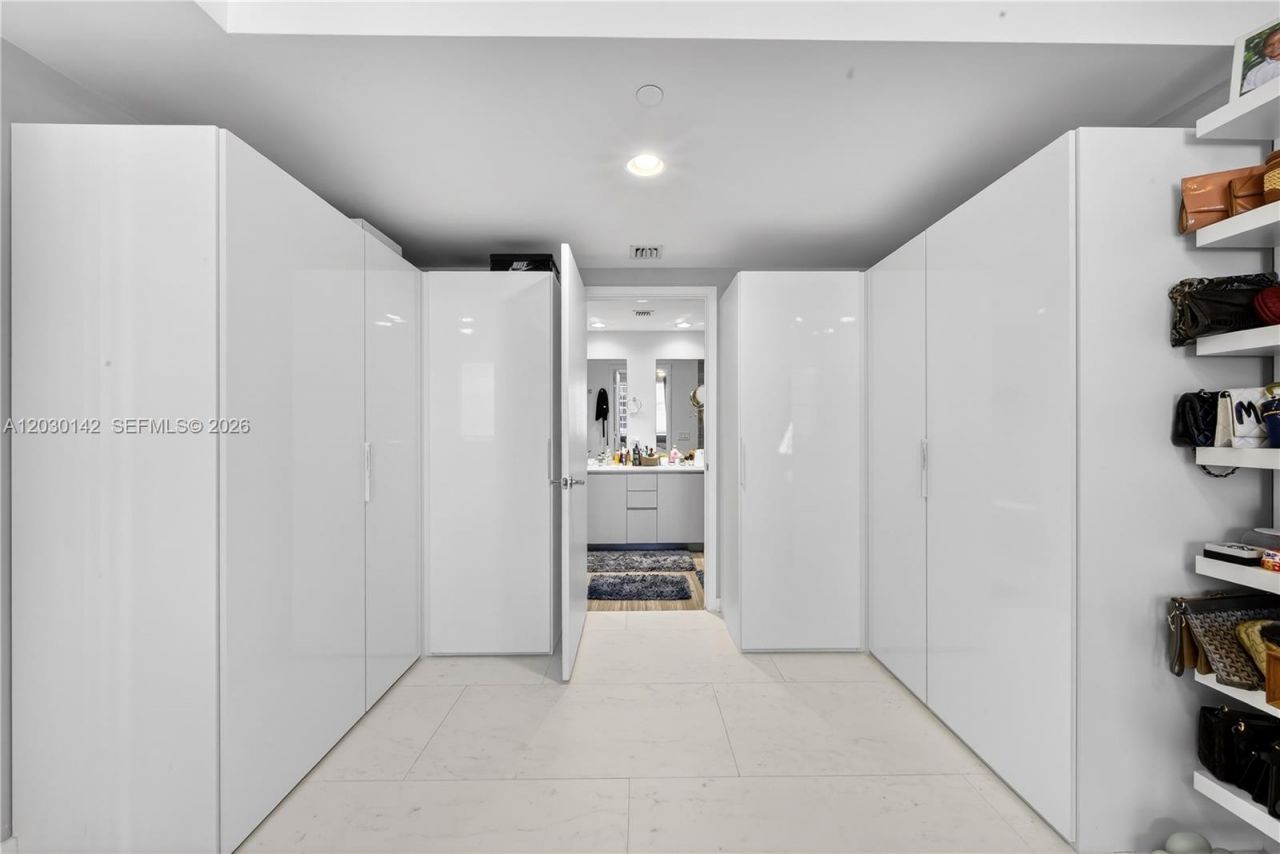 1010 Brickell Ave , Unit 2905, Miami, FL 33131 Photo