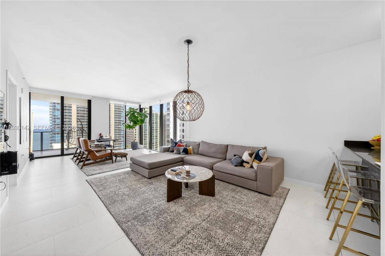 1010 Brickell Ave , Unit 2905, Miami, FL 33131 Photo