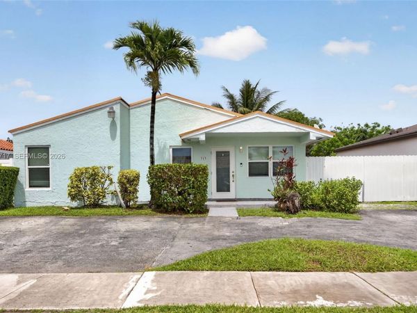 313 NW 132nd Pl , Miami, FL 33182