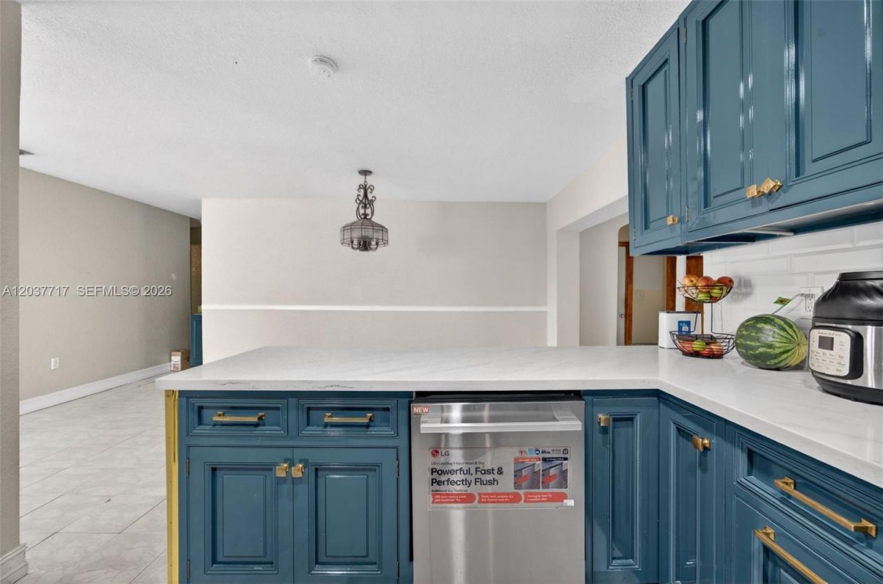 313 NW 132nd Pl , Miami, FL 33182 Photo