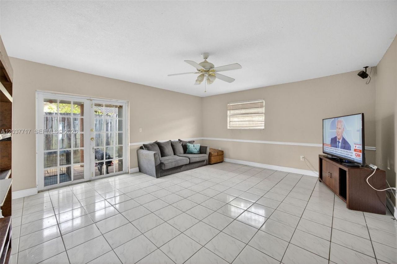 313 NW 132nd Pl , Miami, FL 33182 Photo