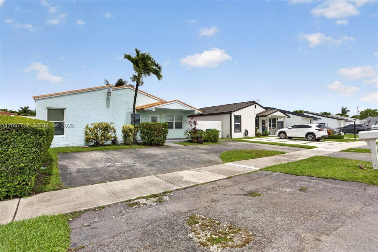 313 NW 132nd Pl , Miami, FL 33182 Photo