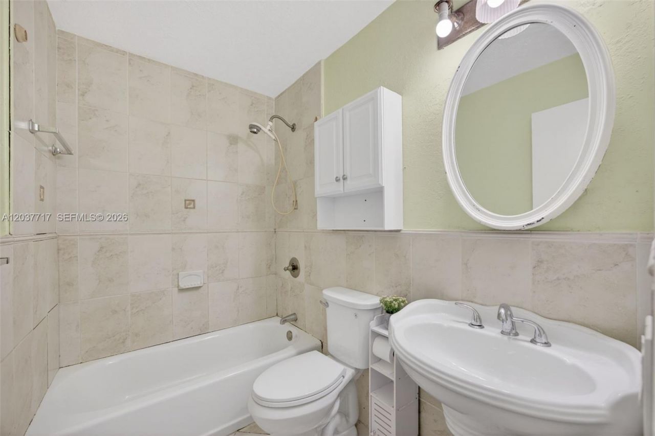 313 NW 132nd Pl , Miami, FL 33182 Photo