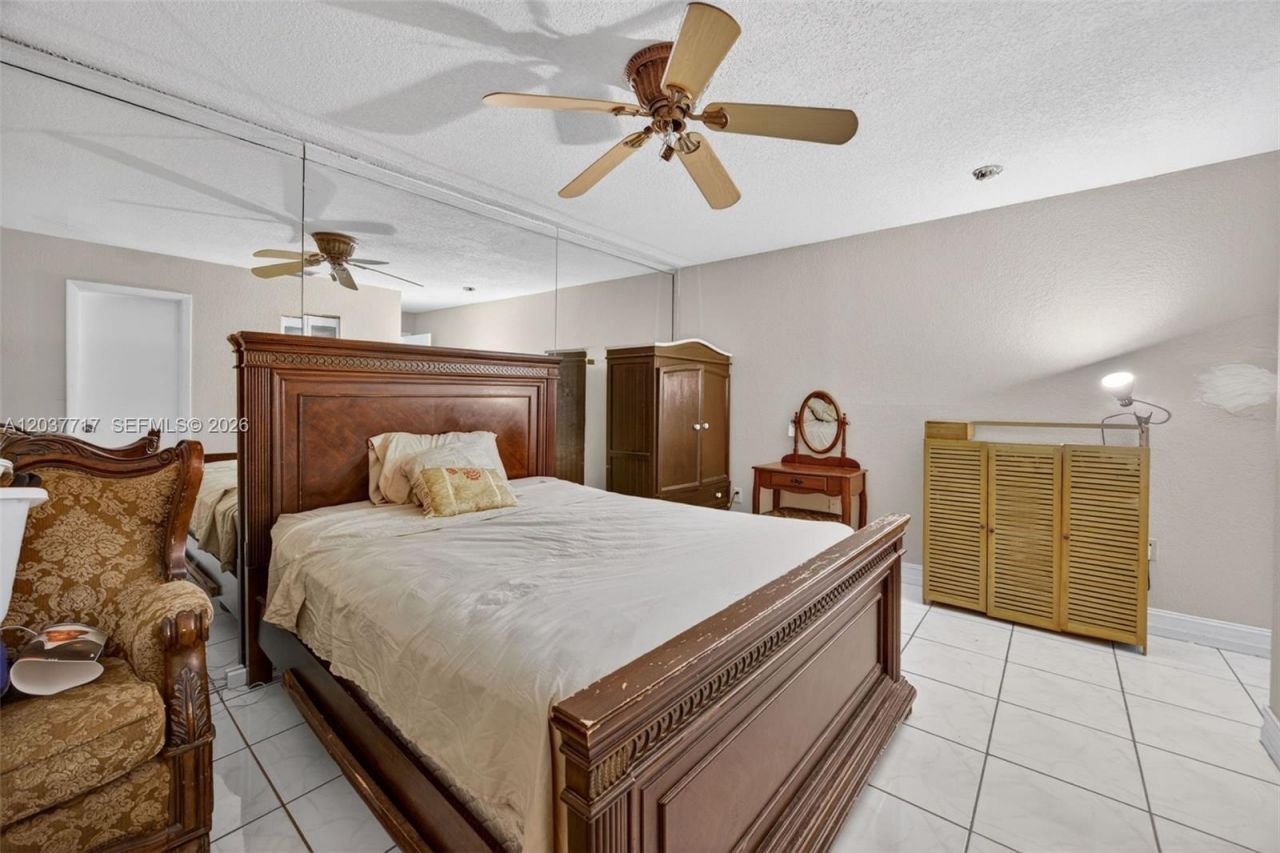 313 NW 132nd Pl , Miami, FL 33182 Photo