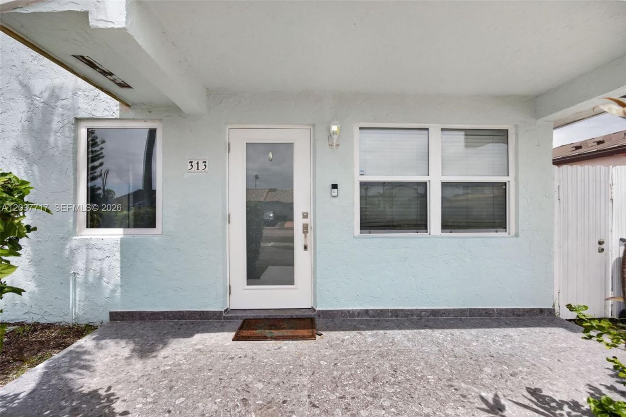 313 NW 132nd Pl , Miami, FL 33182 Photo