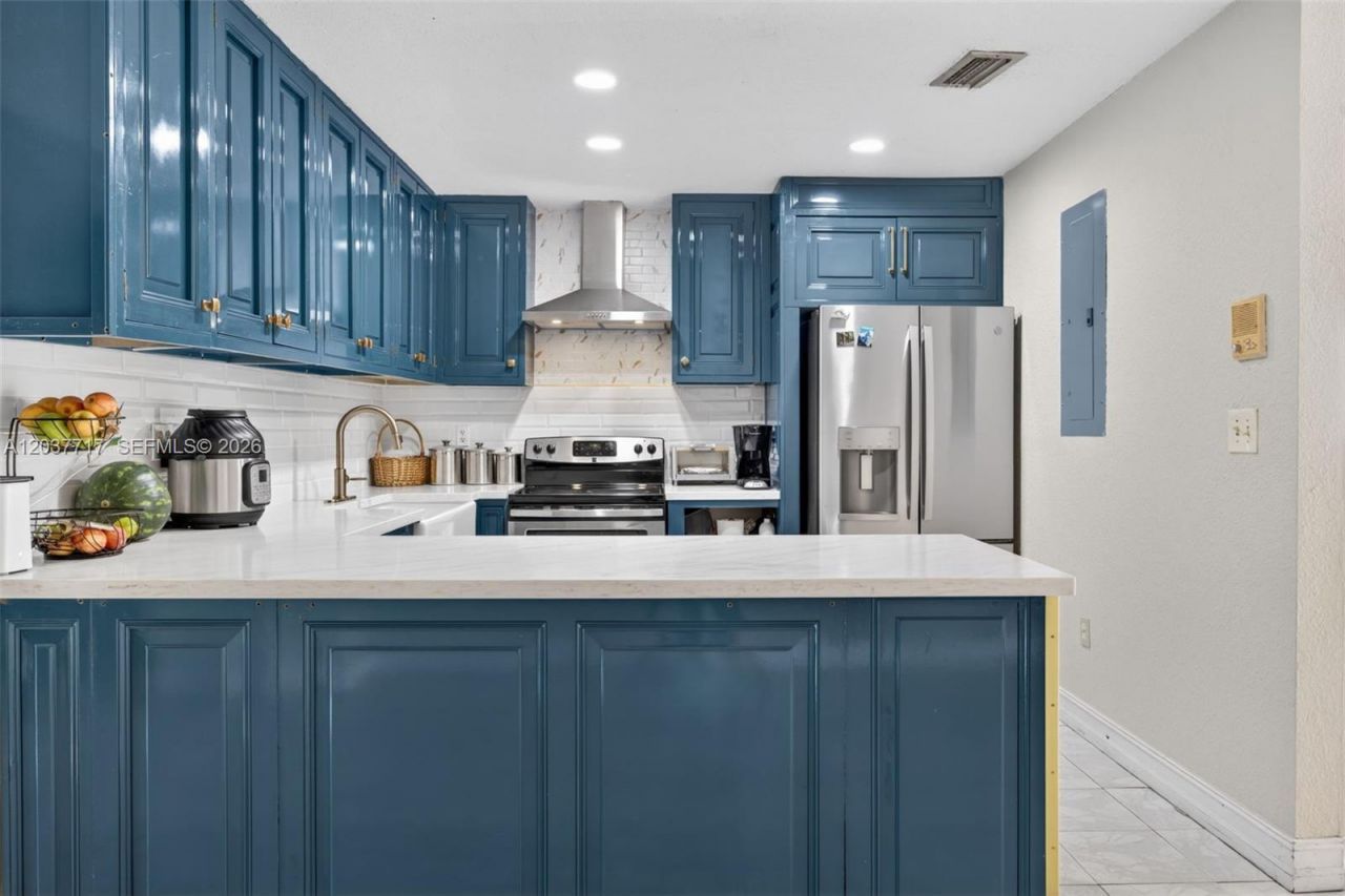 313 NW 132nd Pl , Miami, FL 33182 Photo