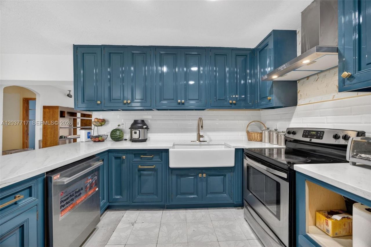 313 NW 132nd Pl , Miami, FL 33182 Photo