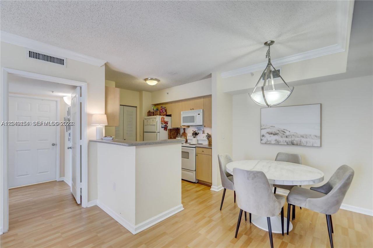 1919 Van Buren St , Unit 620A, Hollywood, FL 33020 Photo