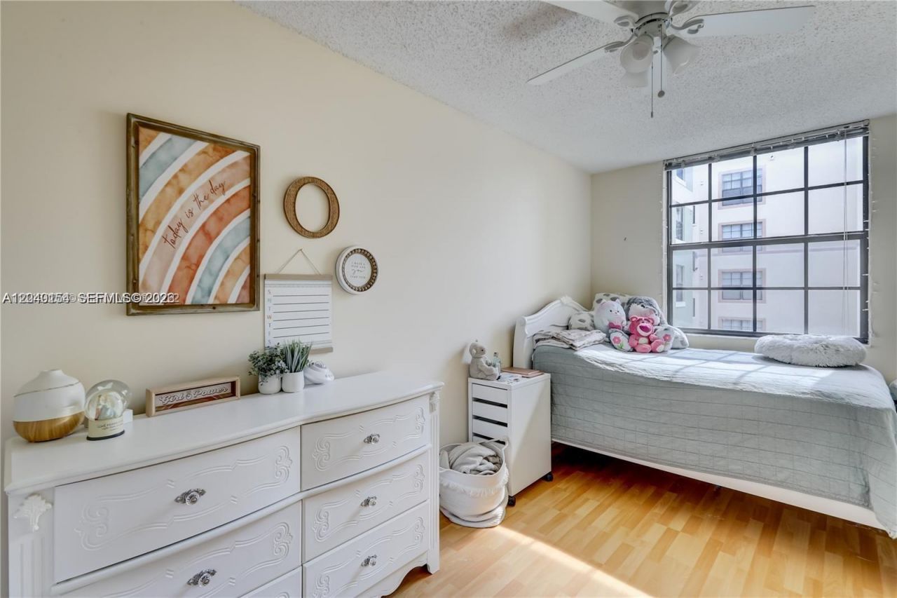 1919 Van Buren St , Unit 620A, Hollywood, FL 33020 Photo