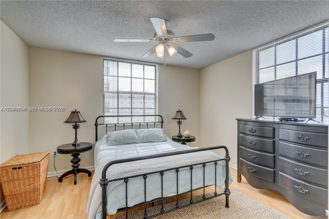 1919 Van Buren St , Unit 620A, Hollywood, FL 33020 Photo