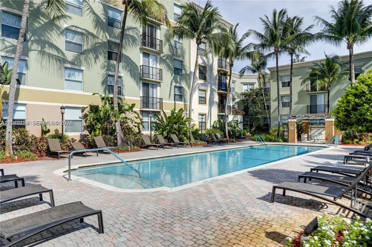 1919 Van Buren St , Unit 620A, Hollywood, FL 33020 Photo