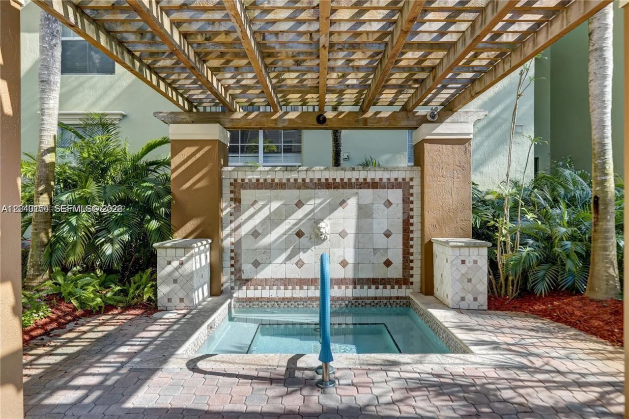 1919 Van Buren St , Unit 620A, Hollywood, FL 33020 Photo