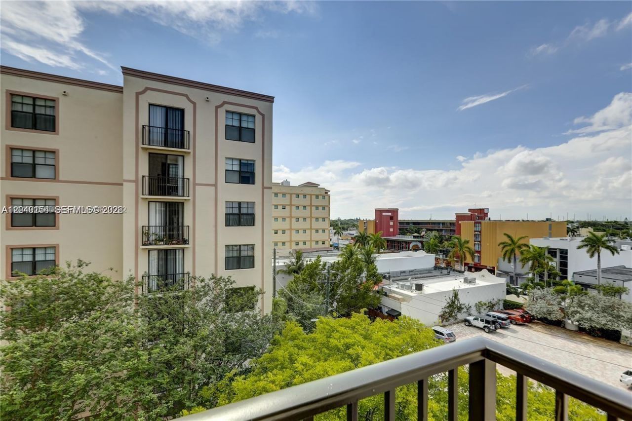 1919 Van Buren St, Unit 620A, Hollywood, FL 33020 Photo