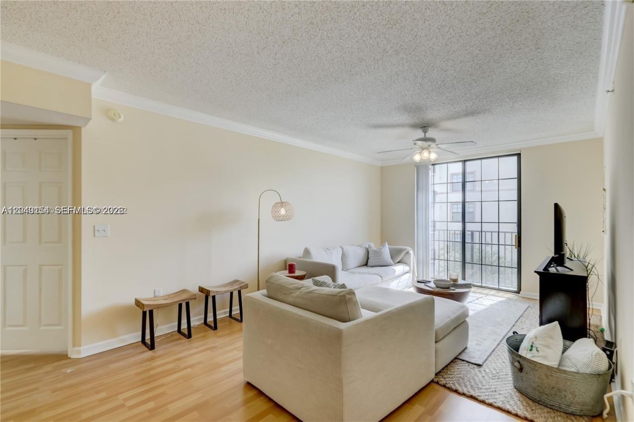 1919 Van Buren St , Unit 620A, Hollywood, FL 33020 Photo