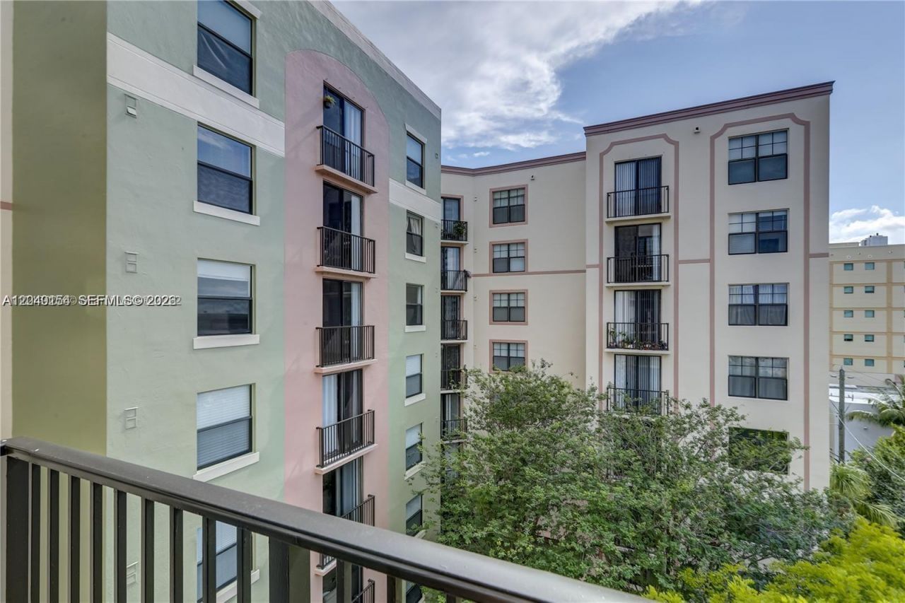 1919 Van Buren St, Unit 620A, Hollywood, FL 33020 Photo
