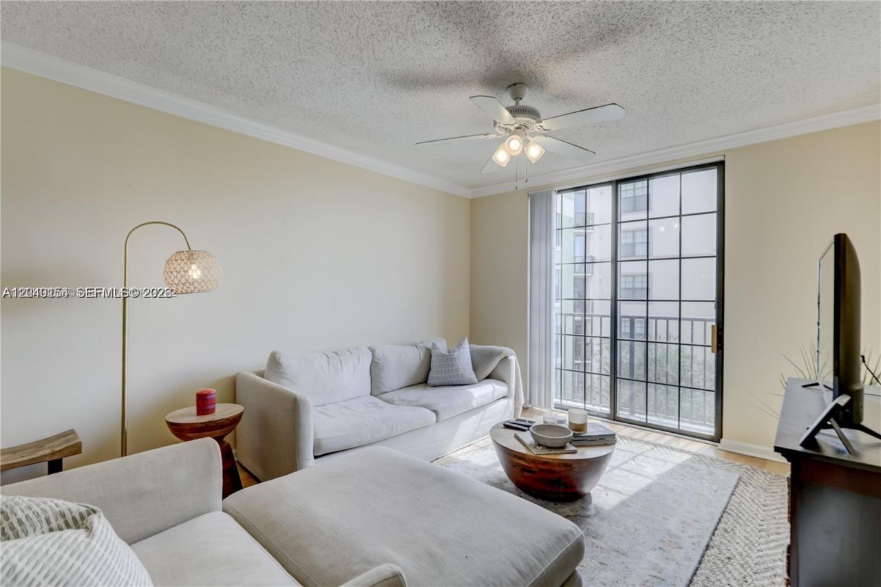 1919 Van Buren St , Unit 620A, Hollywood, FL 33020 Photo