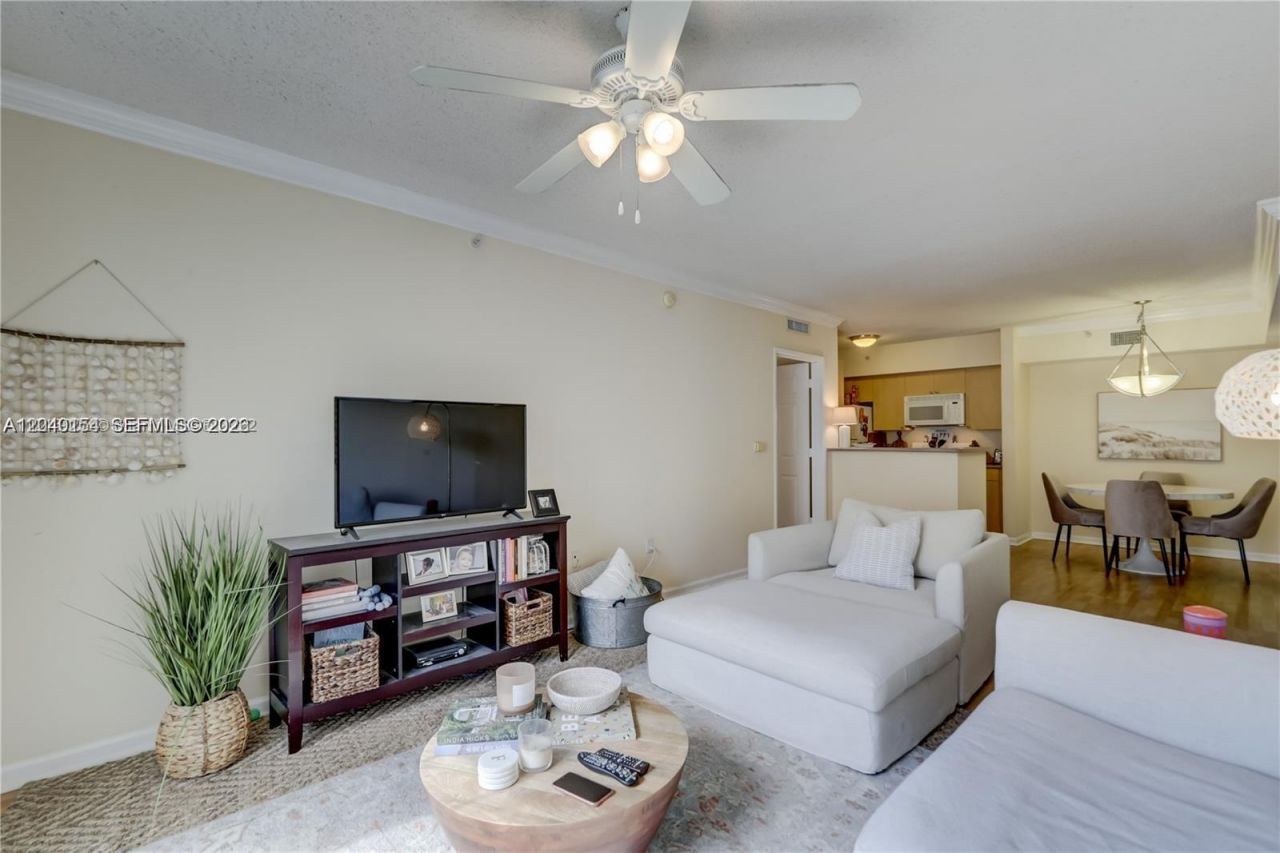 1919 Van Buren St , Unit 620A, Hollywood, FL 33020 Photo