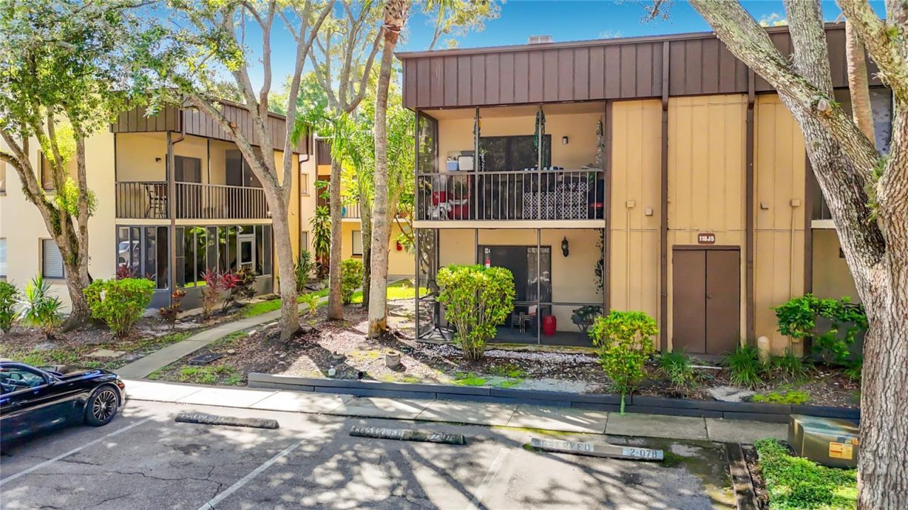 11805 Raintree Lake Ln, Unit D, Temple Terrace, FL 33617 Photo