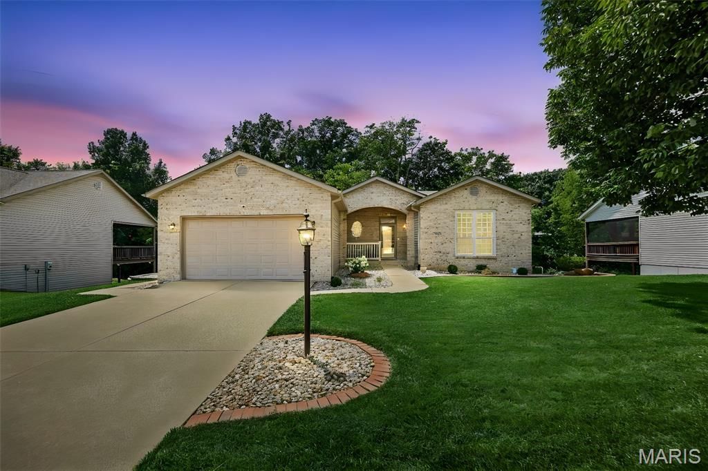 5225 Sundrop Court, Godfrey, IL 62035 Main Photo