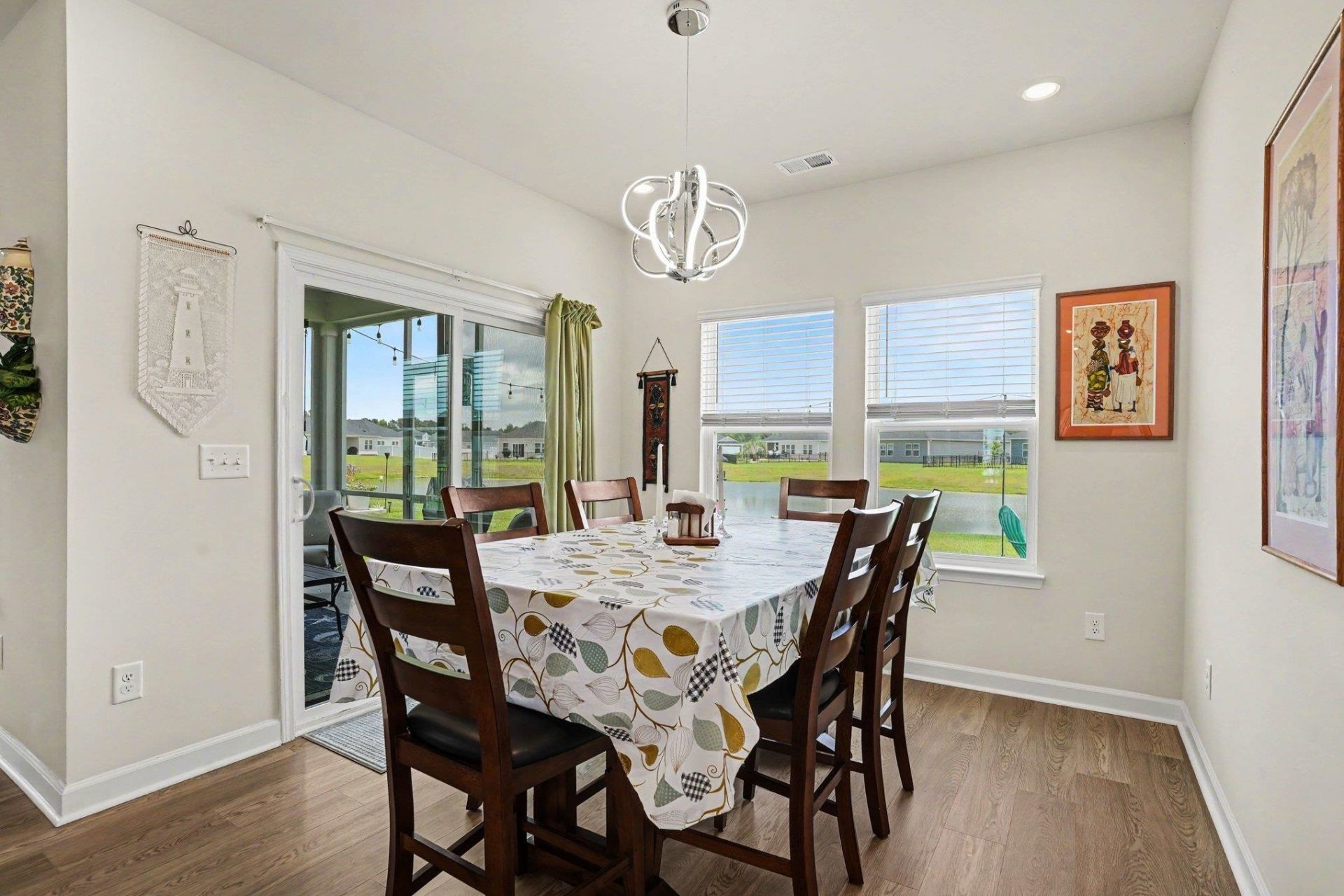 415 Rollins Dr.  Photo 10