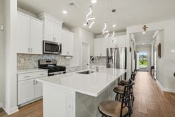 415 Rollins Dr.  photo 4