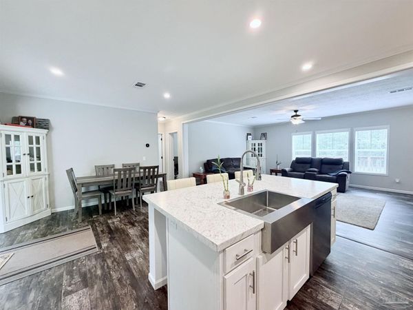 11431 Floridale Dr, Milton, FL 32583