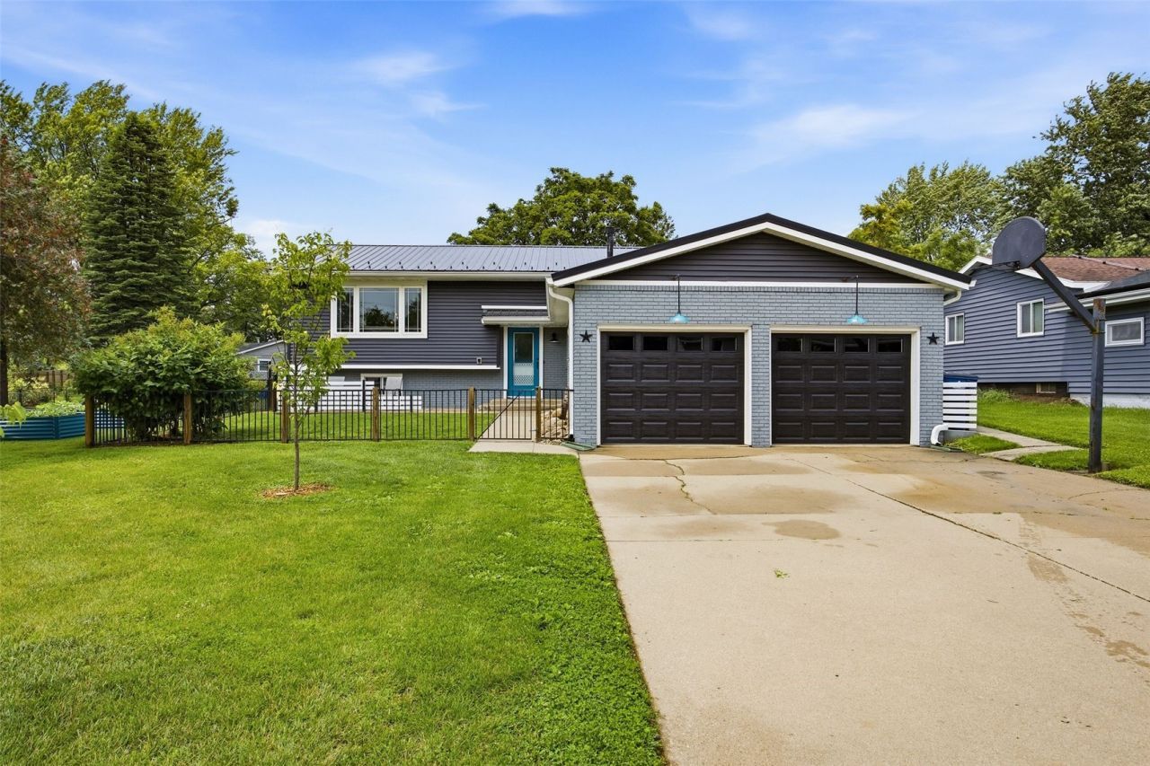 101 Candlestick Drive Ne, Mt Vernon, IA 52314 Main Photo