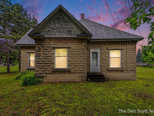 12402 Crockery Creek Drive, Ravenna, MI 49451