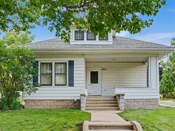 402 NW 4th Avenue, Waverly, IA 50677