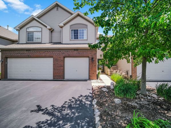 1032 Woodview Court , Aurora, IL 60502