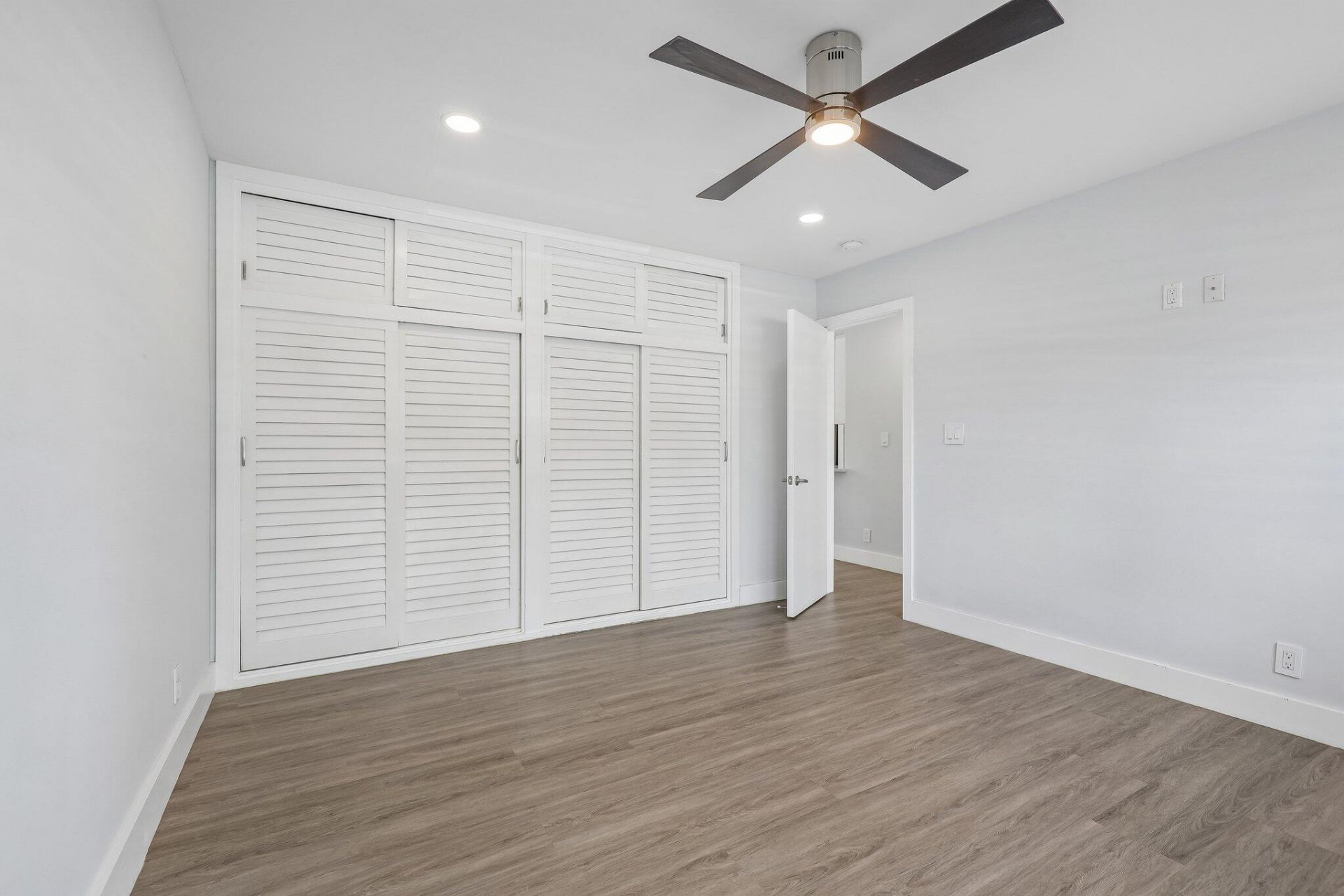 1850 S Ocean Drive, Unit 111, Fort Lauderdale, FL 33316 Photo