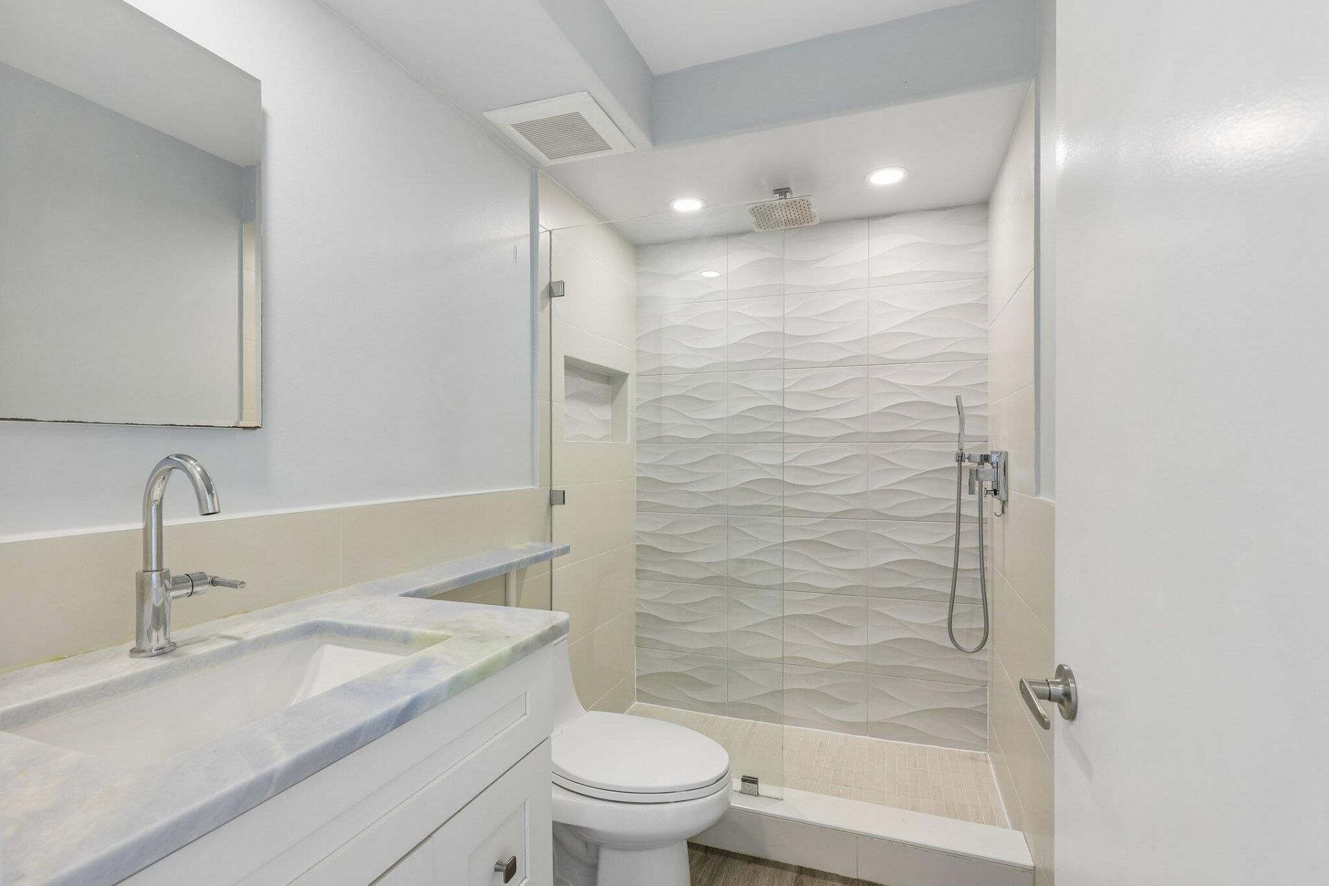 1850 S Ocean Drive, Unit 111, Fort Lauderdale, FL 33316 Photo