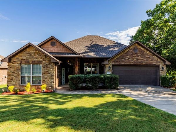 902 Brown Road , Cave Springs, AR 72718