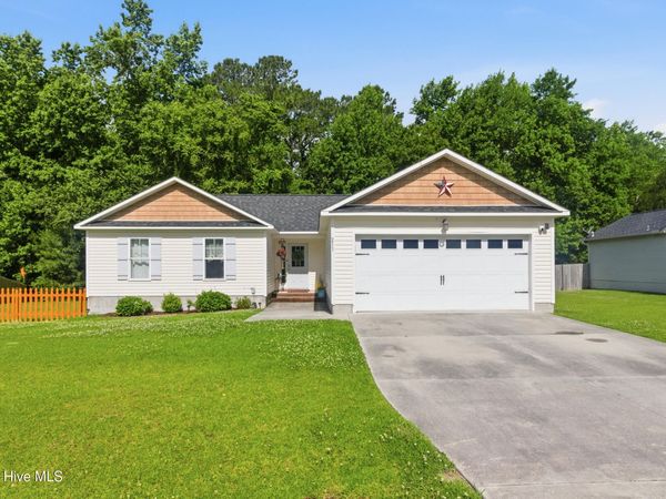 211 N Windy Ridge Road , Hubert, NC 28539