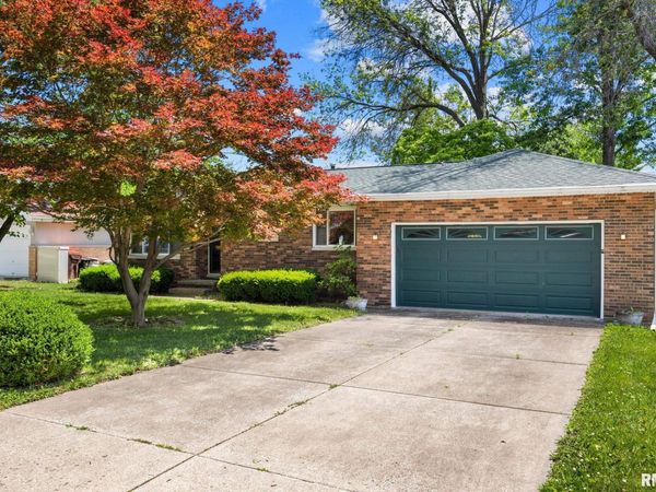 1814 W LATHAM Lane, Peoria, IL 61614