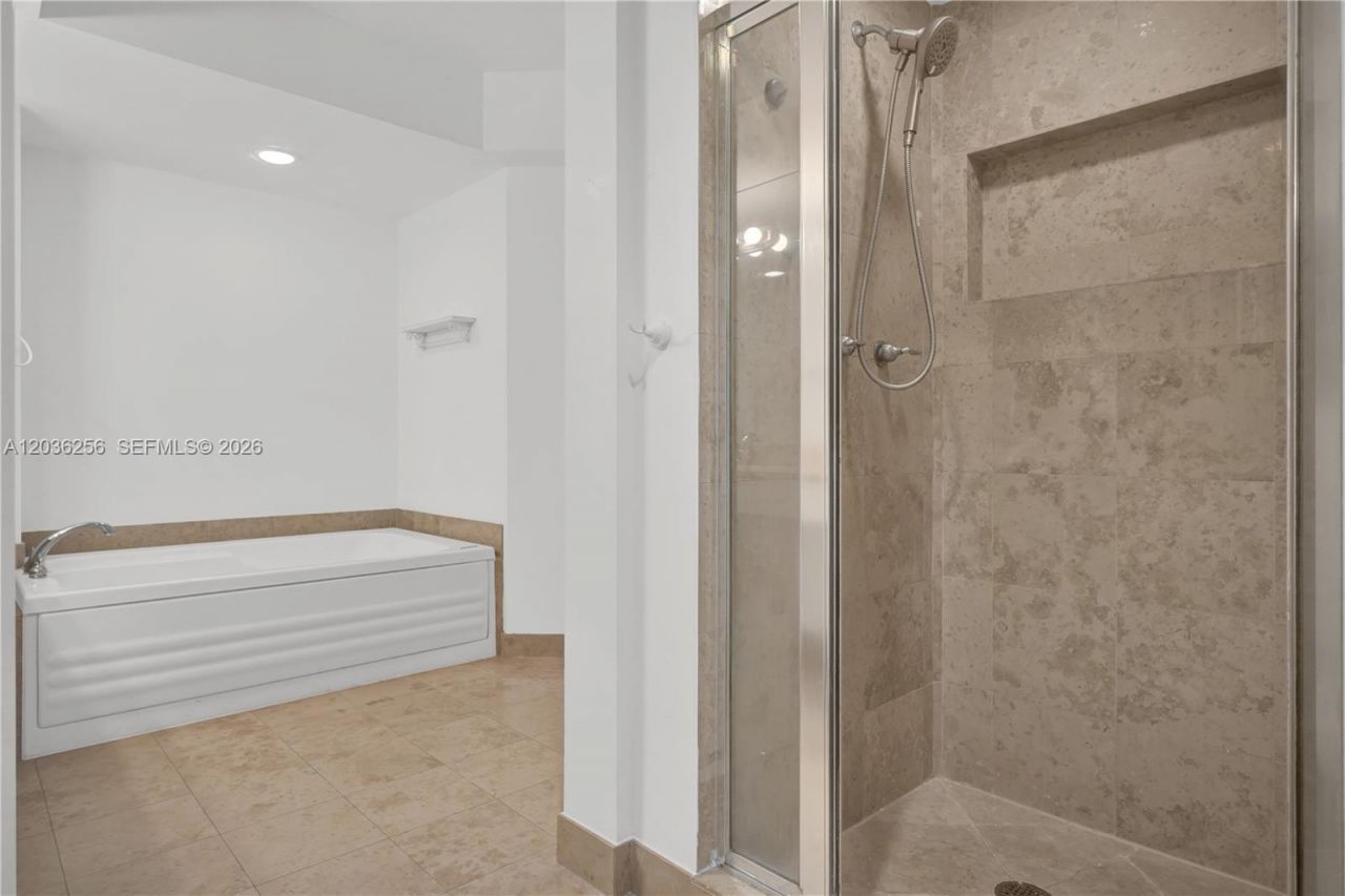 4779 Collins Ave , Unit 506, Miami Beach, FL 33140 Photo
