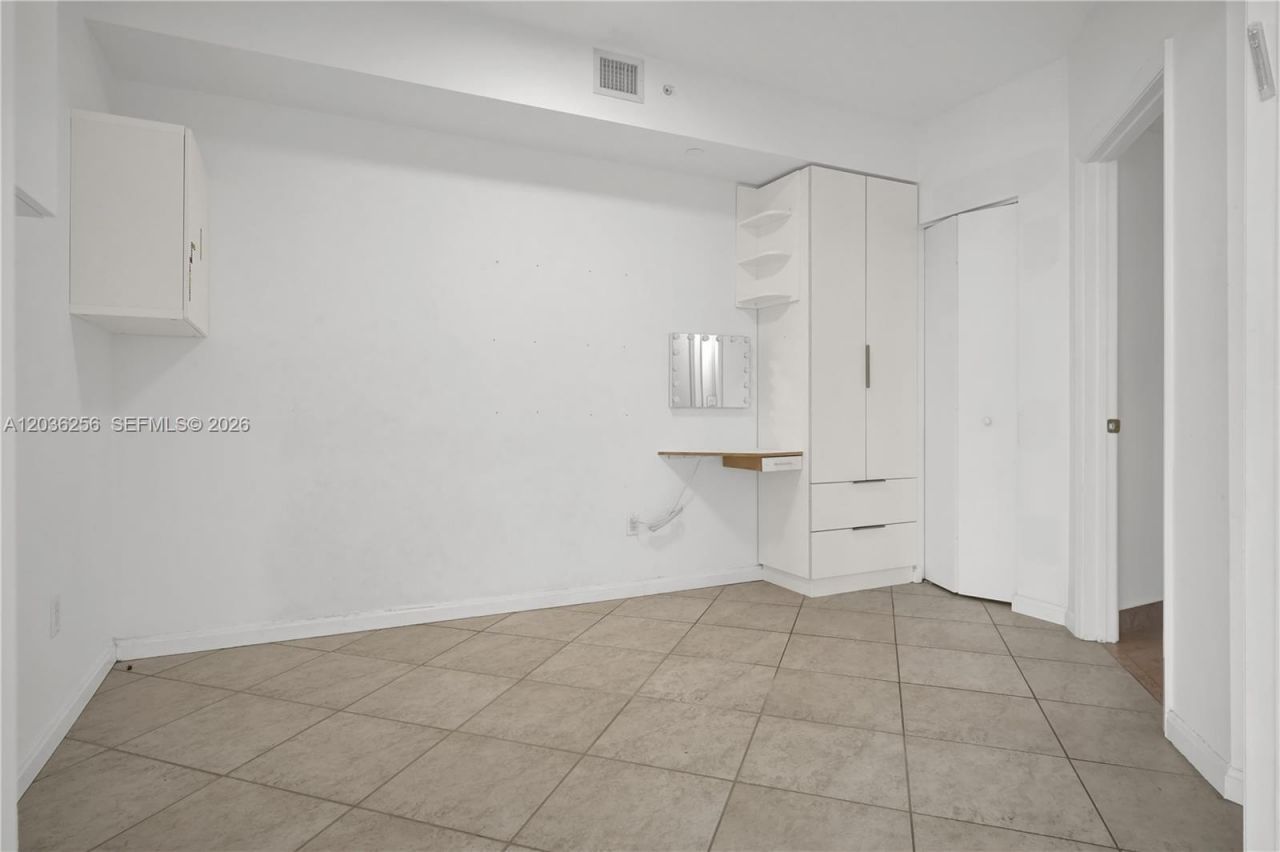 4779 Collins Ave , Unit 506, Miami Beach, FL 33140 Photo