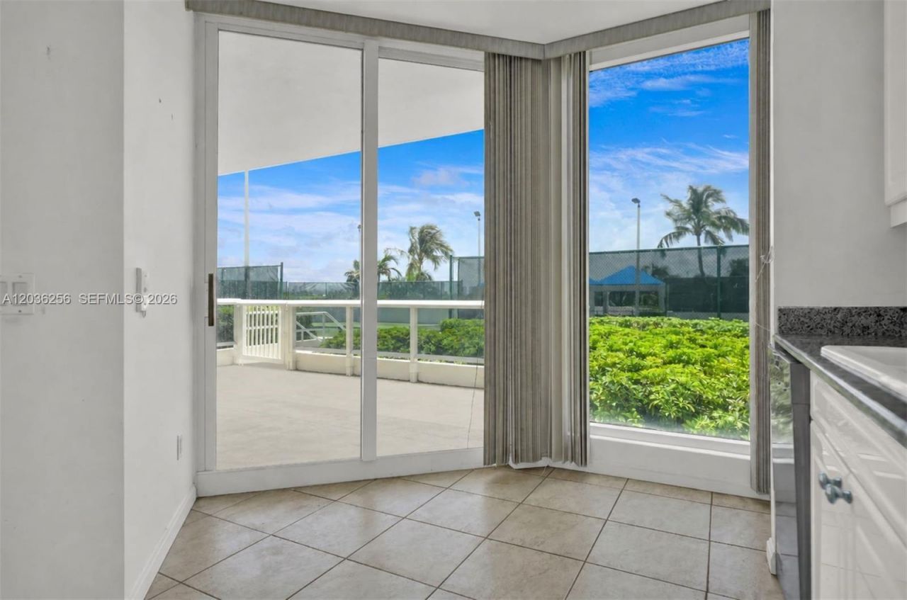 4779 Collins Ave , Unit 506, Miami Beach, FL 33140 Photo