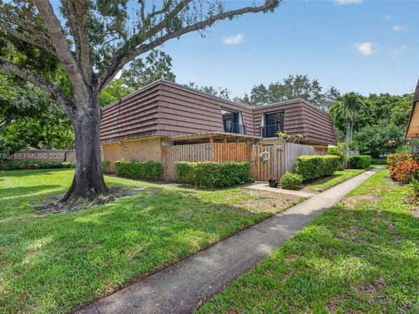 114 1st Ln , Palm Beach Gardens, FL 33418