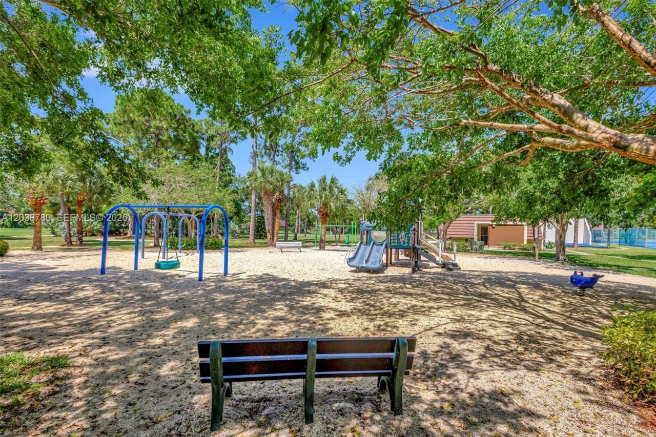 114 1st Ln , Palm Beach Gardens, FL 33418 Photo