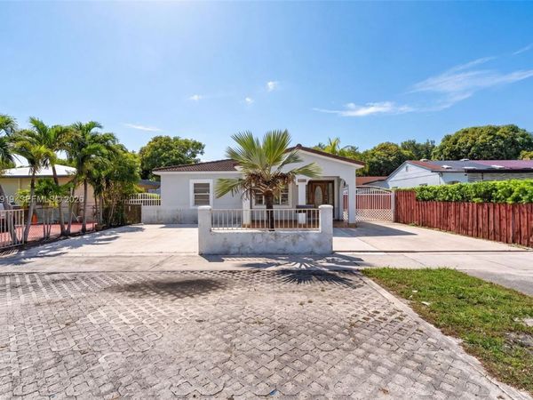 920 NW 35th Ave , Miami, FL 33125