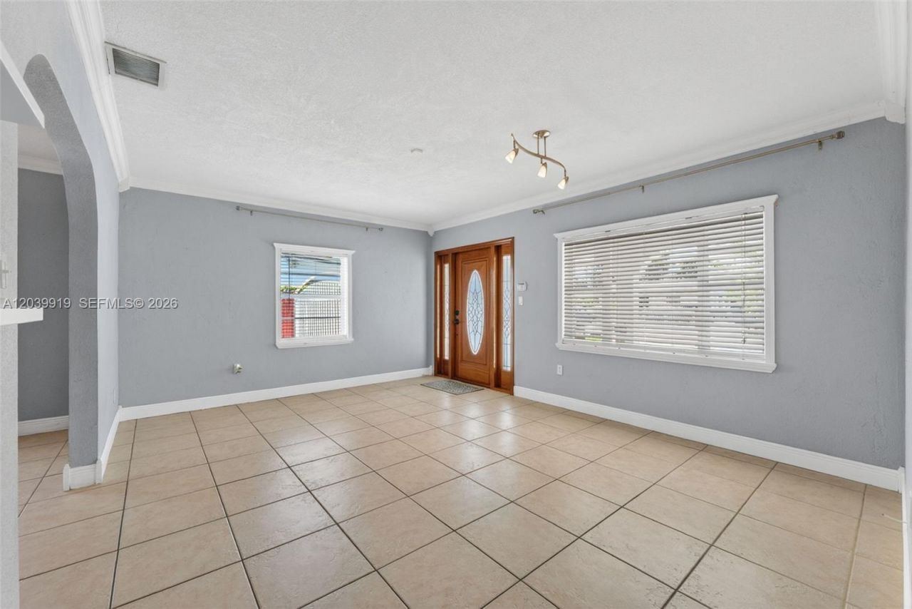 920 NW 35th Ave, Miami, FL 33125 Photo