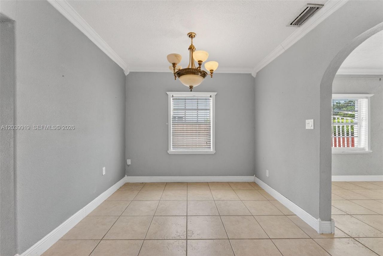 920 NW 35th Ave, Miami, FL 33125 Photo