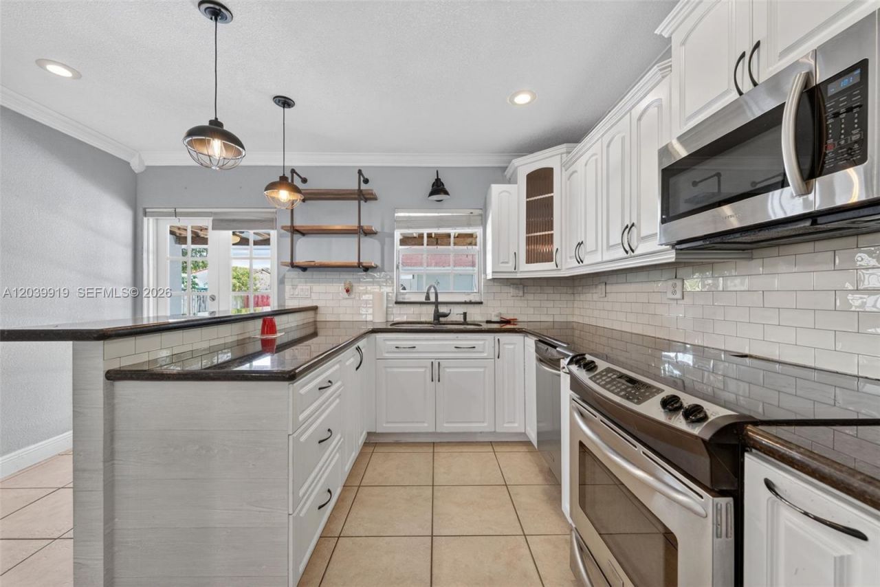 920 NW 35th Ave, Miami, FL 33125 Photo